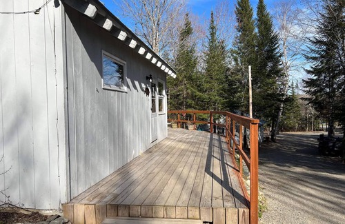 Jackman House | 2 bedroom private custom built home with loft.