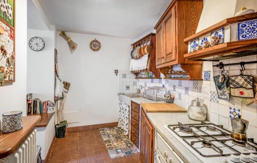 Stazzema Apartment | 2 Bedroom Stunning Apartment In Terrinca