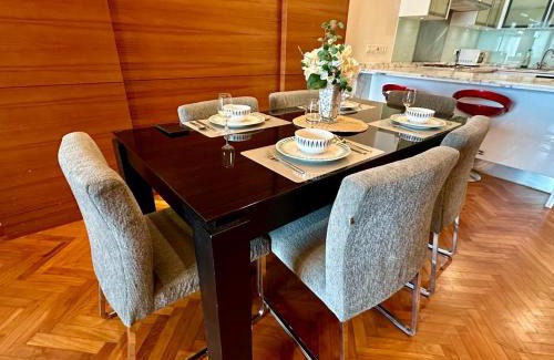 Tanjung Tokong Apartment | 2 bedroom Suite with Sea View At Straits Quay