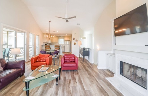 Tybee Island House | 2 bedroom townhome located in the Fort Screven are of Tybee Island.