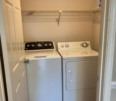 Tuscaloosa House | 2 Bedroom Townhouse Retreat 10 min to UA Stadium