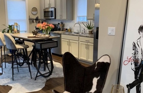 Indianapolis House | 2-bedroom vacation home just 6 minutes to Lucas Oil Stadium