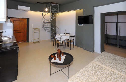 Maroulas Villa | 2-bedroom villa in Maroulas Rethymno Villa Pnoi