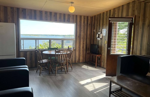 Carling Cabin | 2-bedroom Waterfront Cottage in Georgian Bay - Rockwood #7