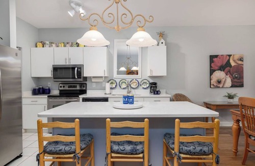 Isle of Palms Condo | 2 Bedroom with community pool and marina views