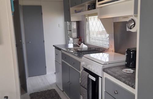 Muston House | 2 Bedroomed Caravan for holiday let dog friendly