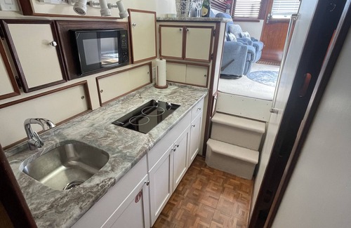 Key West Boat Rental | 2 Bedrooms, 1 Bath-42' Hatteras in Key West