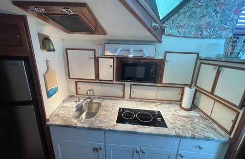 Key West Boat Rental | 2 Bedrooms, 1 Bath-42' Hatteras in Key West