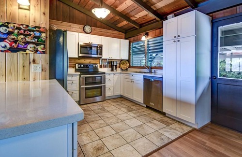 Laupahoehoe House | 2 Bedrooms/2 Bath Oceanfront Cliff House On Hamakua Coast