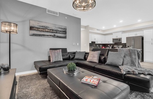 Bay Lake Apartment | 2 Bedrooms/2 Bathrooms/Storey Lake (3120-106 PC)