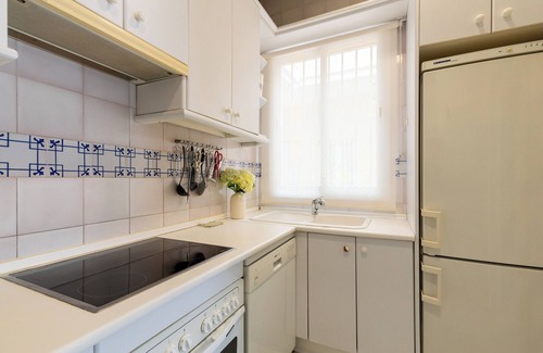 Triana Apartment | 2 bedrooms, 2 bathrooms, river views