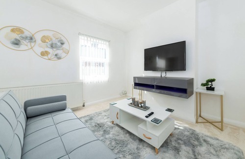 Reading Apartment | 2 Beds| Fully Equipped Flat | Reading Central