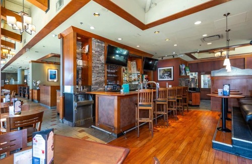 Granville Island Apartment | 2 Beds with kitchenette