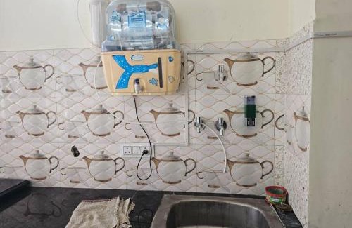 Alambagh Apartment | 2 BHK in Krishna Nagar Lucknow LKO202R