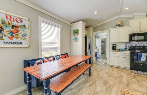 Fulton House | 2 Blocks From Aransas Bay: Family Home w/Patio!