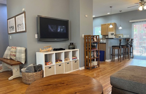 East Ocean View House | 2 Blocks to Beach, 5 Beds, Deck, Grill, Fire Pit, Stocked Kitchen, FIOS