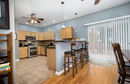 East Ocean View House | 2 Blocks to Beach, 5 Beds, Deck, Grill, Fire Pit, Stocked Kitchen, FIOS