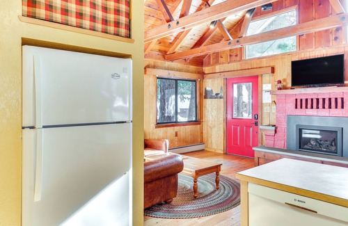 Tahoe City House | < 2 Blocks to Lake Tahoe: Family Home Near Skiing