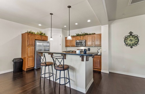 Flagstaff House | 2 BR 2.5 BTH + loft - Central, A/C & Spacious!