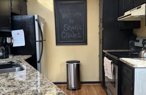 Deep Gap Ski Chalet | 2 BR, 2 BA rustic mountainside cabin - winter availability and no cleaning fee!