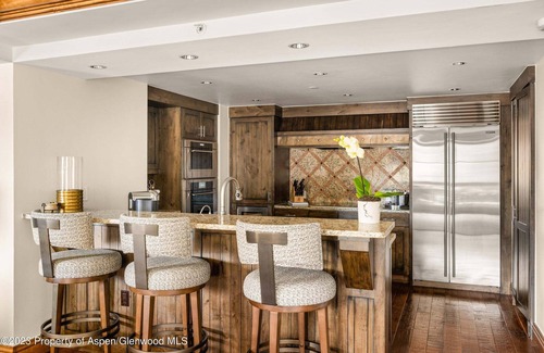 Aspen Condo | 2 BR Aspen St. Regis Residence Club B 54