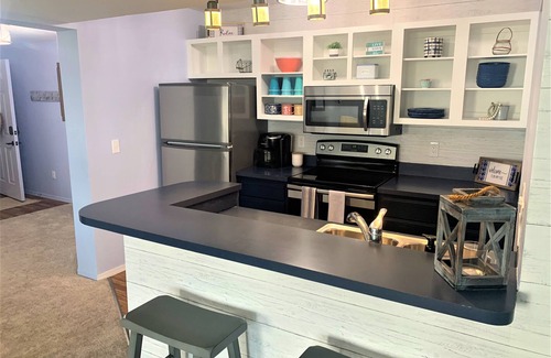 Port Clinton Condo | 2 BR Condo - Pool & Hot Tub - Walk to the Jet! - Lake Life