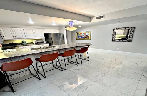 Daytona Beach Condo | 2 BR Direct Oceanfront 3 Balcony - Wyndham Ocean Walk Daytona Beach 1401
