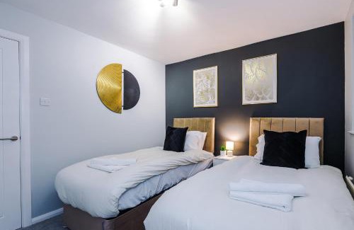 Offerton Apartment | 2 BR Flat By Eason Stays Short Lets & Serviced Accommodation Stockport With Free Parking,Ideal For Business Stays and Getaways