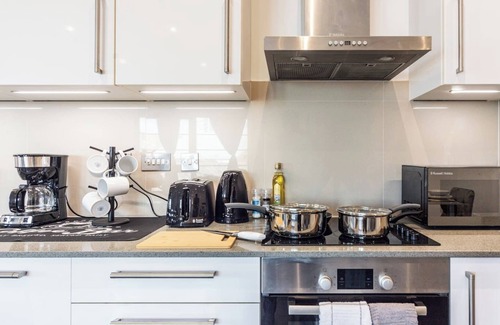 Woolwich Riverside Apartment | 2 BR flat|Parking|ExcelFast Trains|O2|River View