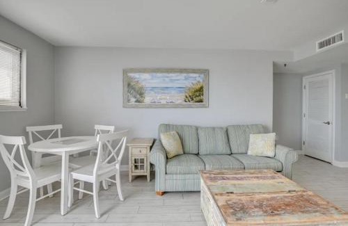 Myrtle Beach Apartment | 2 BR Penthouse Located in Myrtle Beach Resort !