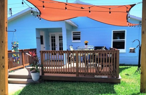 Gulfport House | 2 BR Private Vac Home near Beaches, Heated Pool, Pet-friendly Backyard w Deck