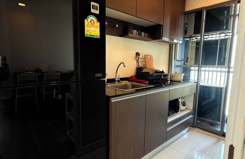 Phra Khanong Apartment | 2 BR Quiet, No Traffic Noise with Pool and Gym