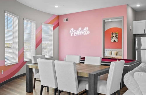 South Nashville Apartment | 2 BR, Sleeps 6, Free Parking, 8 Min to Downtown!