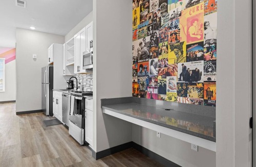 South Nashville Apartment | 2 BR, Sleeps 6, Free Parking, 8 Min to Downtown!
