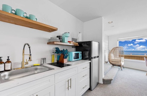 Oak Harbor Apartment | 2 BR Unit w/Mesmerizing Water View @Oak Harbor