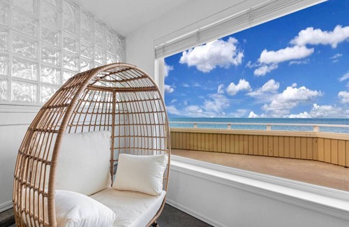 Oak Harbor Apartment | 2 BR Unit w/Mesmerizing Water View @Oak Harbor