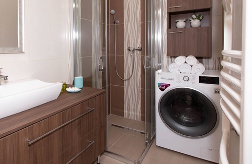 Erzsebetvaros Apartment | 2 BR well equipped flat for 4 people at City Park