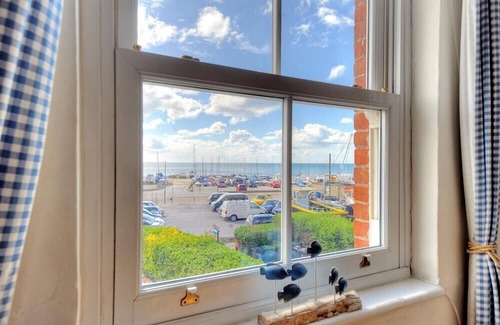 Lyme Regis Cottage | 2 COBB VIEW, pet friendly, country holiday cottage in Lyme Regis