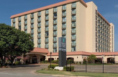 Tulsa Hotel | 2 Connecting Suites at a Hotel