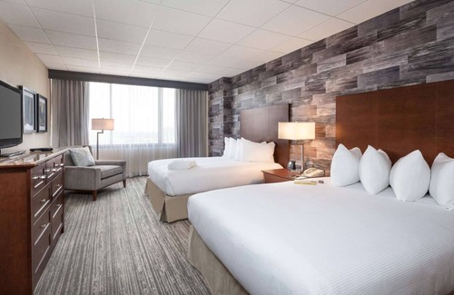 Uptown Apartment | 2 Connecting Suites at a 4⭐️ Hotel