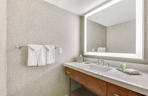 North Mountain Hotel | 2 Connecting Suites at a 4⭐️ Hotel
