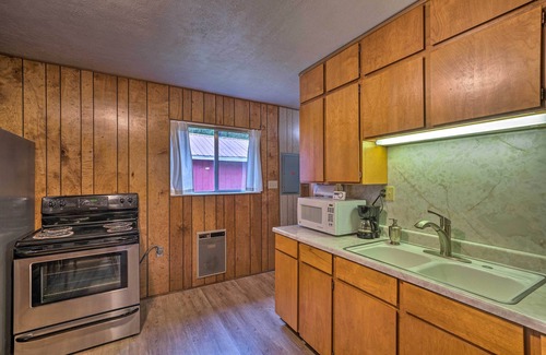 Island Park Cabin | 2 Cozy Island Park Cabins w/Near the Lake!