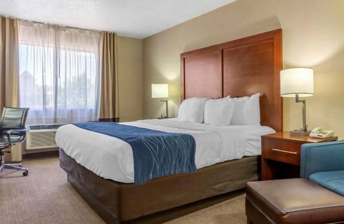 Albuquerque Hotel | 2 Cozy Rooms with Indoor Pool & Free Parking – Near Zoo, Museums & UNM Campus