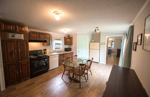 Black Mountain House | 2 Creeks! Great Porch, Just outside Montreat gate!