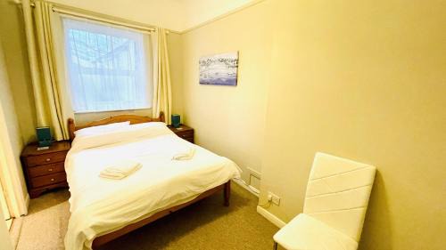 Dartmouth House | 2 Dartview - Close to the Water, River Views, Ground Floor Access