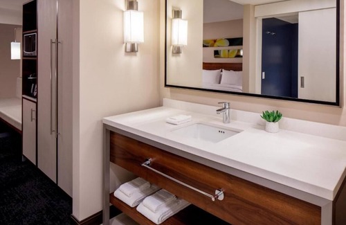 Waikiki Hotel | 2 Double Beds Room, Hilton Garden Inn, Walk to Waikiki Beach, Rooftop Pool