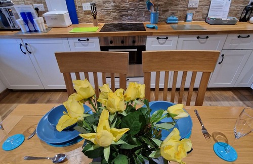 Blaencelyn Cottage | 2 ensuite bedroom cottage, sleeps 4, hot tub, 1 dog welcome, coastal
