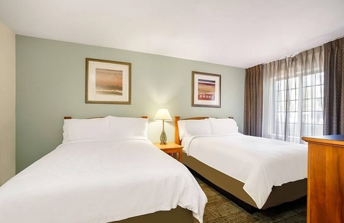 Carmel Mountain Ranch Hotel | 2 Family-Friendly Units w/Full Kitchen & Outdoor Pool, Minutes to San Diego Zoo