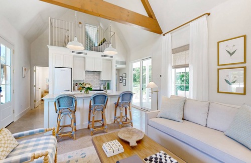 Brenham Cottage | 2 Farmhouse chic cottages between Brenham and Lake Somerville- open layout, W/D