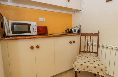 Coniston Cottage | 2 GATESIDE COTTAGES, pet friendly, with a garden in Coniston